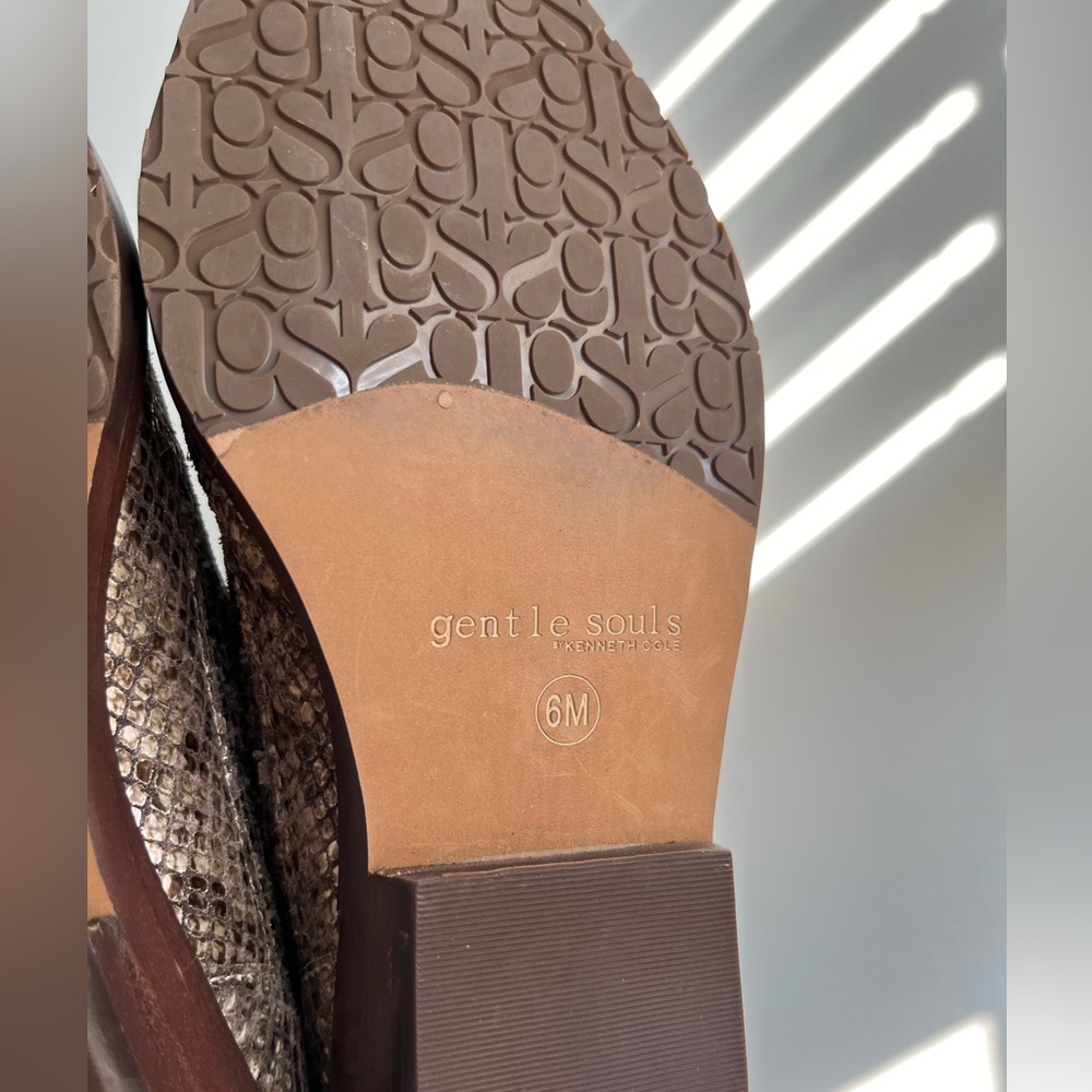 Gentle Souls Snakeskin Embossed Leather Bootie Size 6 New - Picture 6 of 11